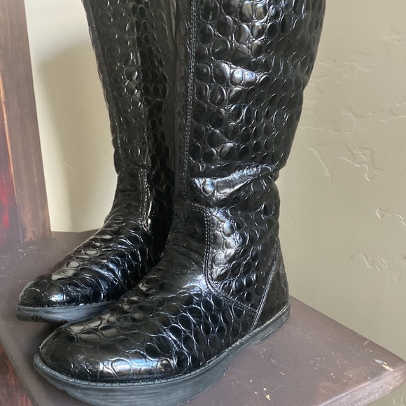 SOLD Kalso by Earth Elite Black Patent Leather Knee High Waterproof Boots! - Picture 2 of 12